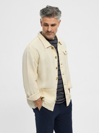 Hvid RedGreen herre-overshirt i let twill med knaplukning, brystlomme med klap og forlomme