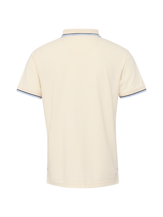 Cremefarvet RedGreen herrepolo med marine- og lyseblå kontraststriber ved krave og ærmer og diskret sejlsportslogo på brystet.