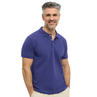 Klassisk herre polo t-shirt i kongeblå fra Redgreen – kortærmet polo med krave og knaplukning. Komfortabel pasform i blød bomuld, perfekt til sommerens afslappede og stilfulde look.